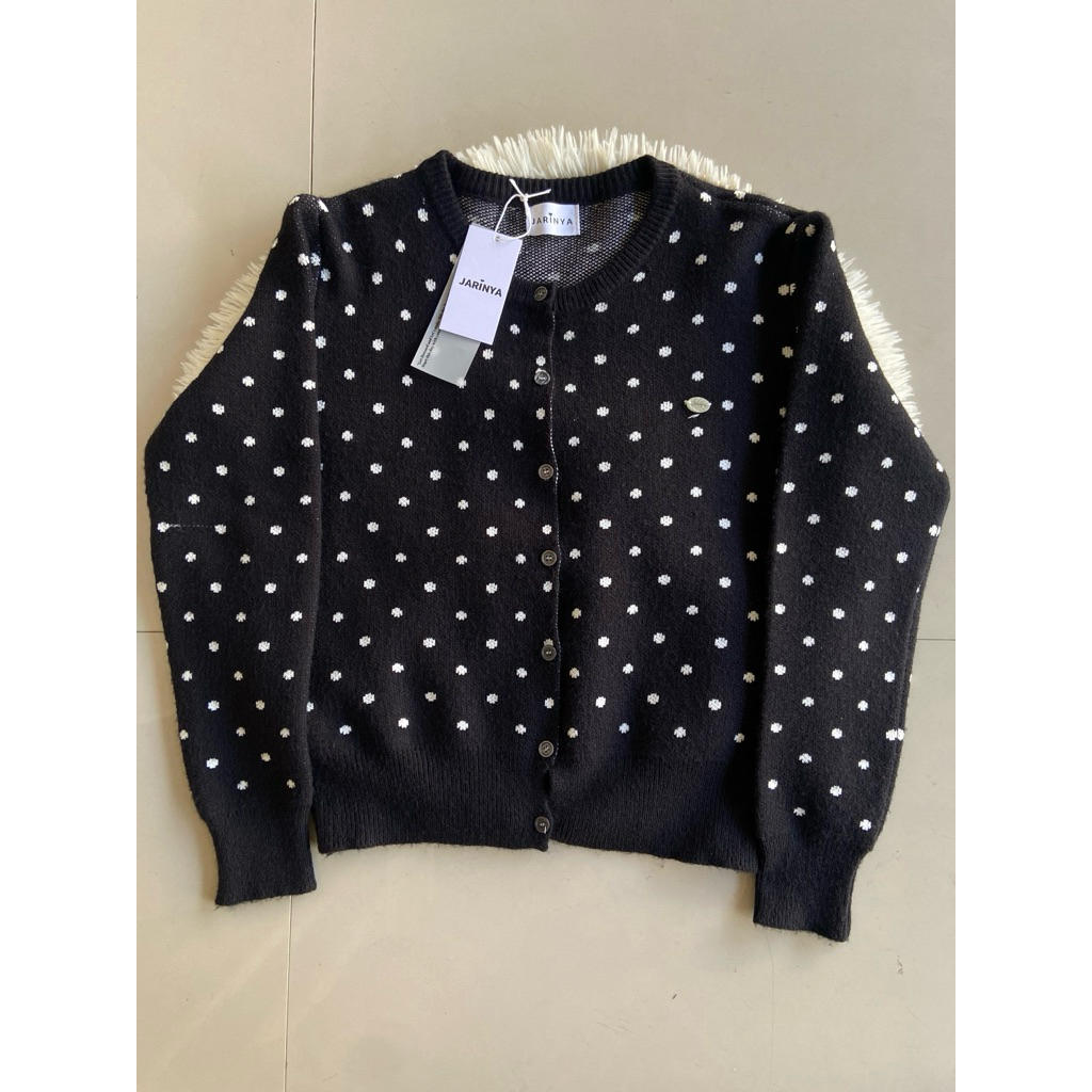 เสื้อไหมพรมคาดิแกน Jarinya สีดำ (ใช้โค้ดส่งฟรี / โค้ดส่วนลดได้ )