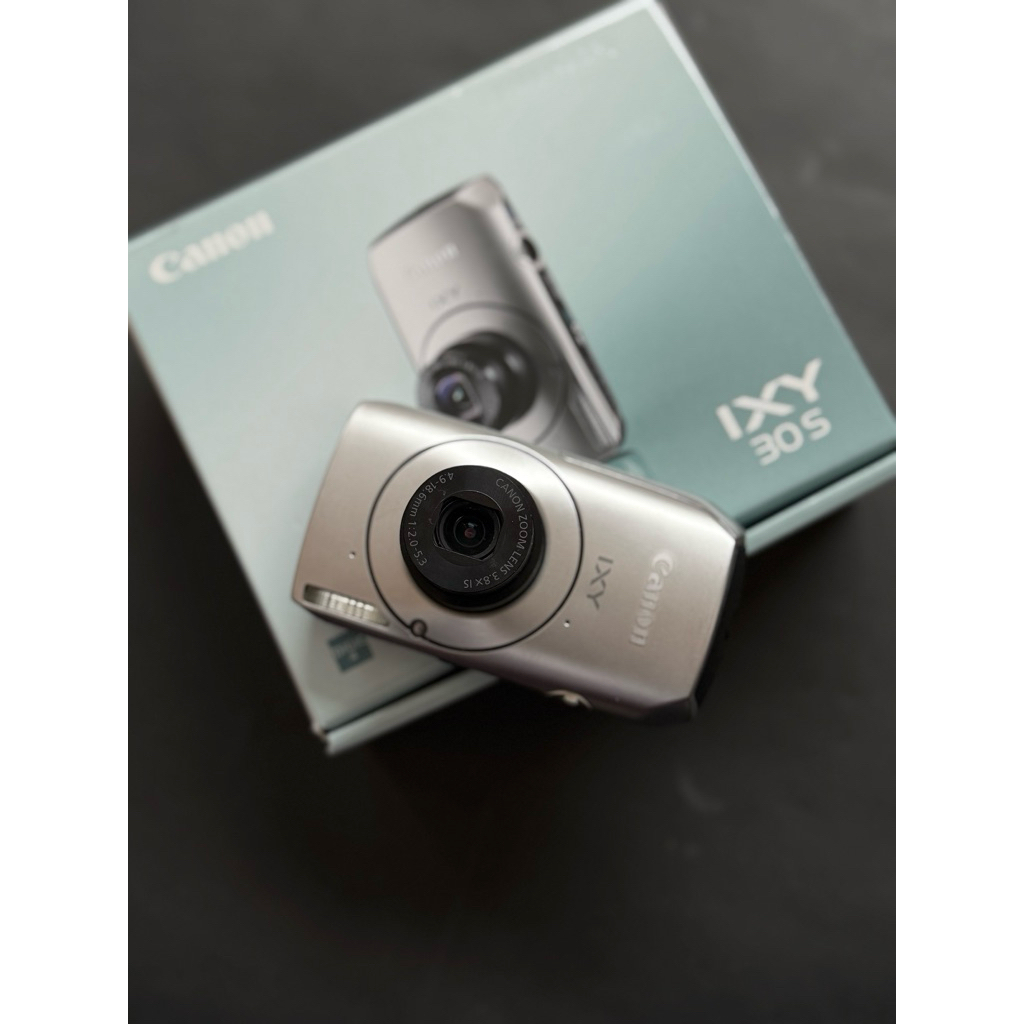 Canon Ixy 30S silver full box