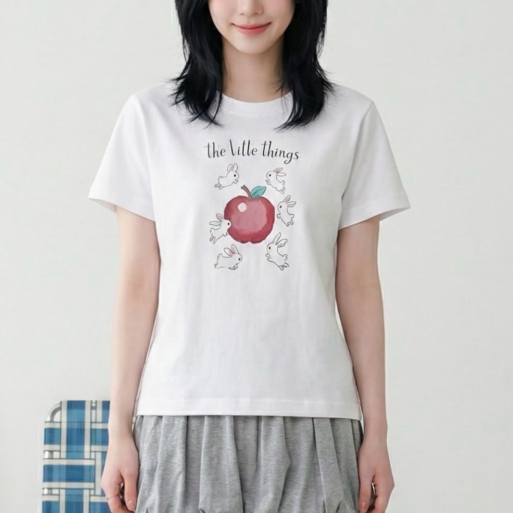 Mappi Tee เสื้อยืดผู้หญิง สีขาว ลายแอปเปิ้ล กระต่าย the little things เสื้อยืดพิมพ์ลายน่ารัก สไตล์เก