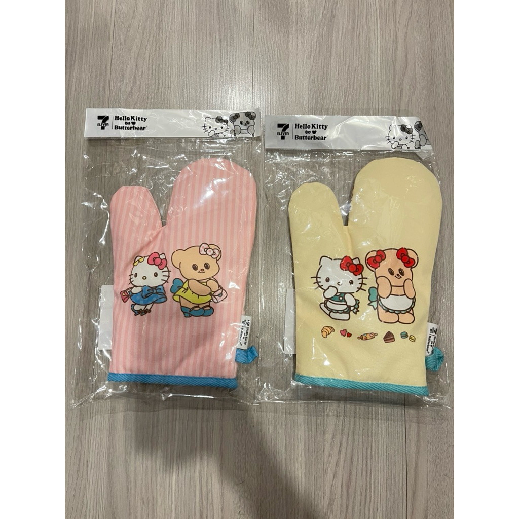 พร้อมส่ง✨ถุงมือกันความร้อน Hello Kitty x Butterbear🧤🔥🥘มีให้เลือก 2 สี🩷💛