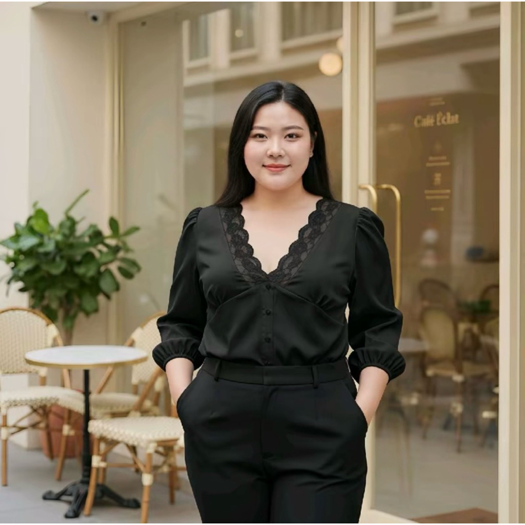 JIRA🐳|เสื้อสาวอวบคอวีเเต่งลูกไม้ที่คอกับปลายเเขน ยางยืดด้านหลัง อกหน้าผ้า 50 นิ้ว วงเเขน 24 นิ้ว ควา