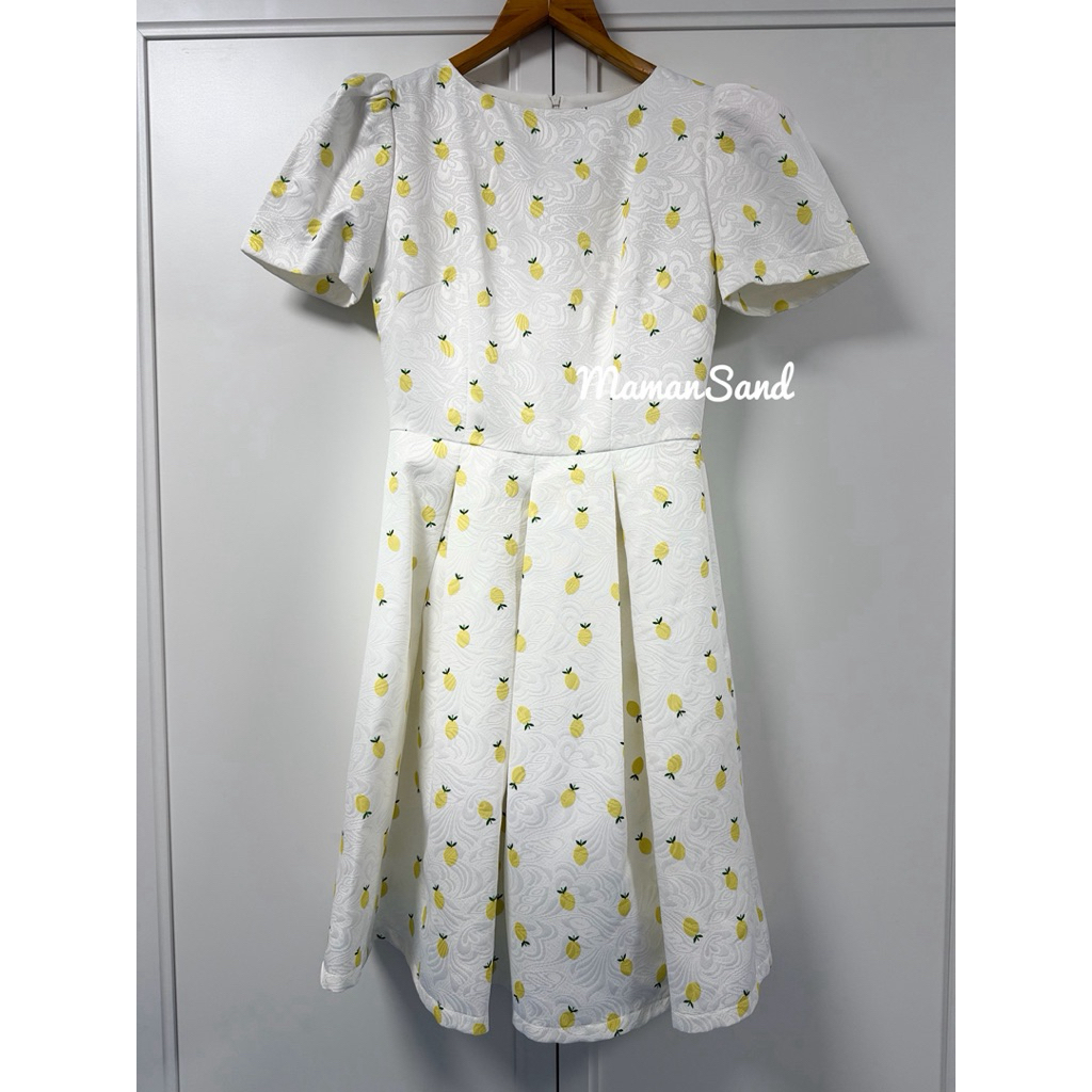 📣ส่งต่อชุดเดรสสีขาวปักเลมอน Omeshop มือสองสภาพใหม่ ไซส์XS