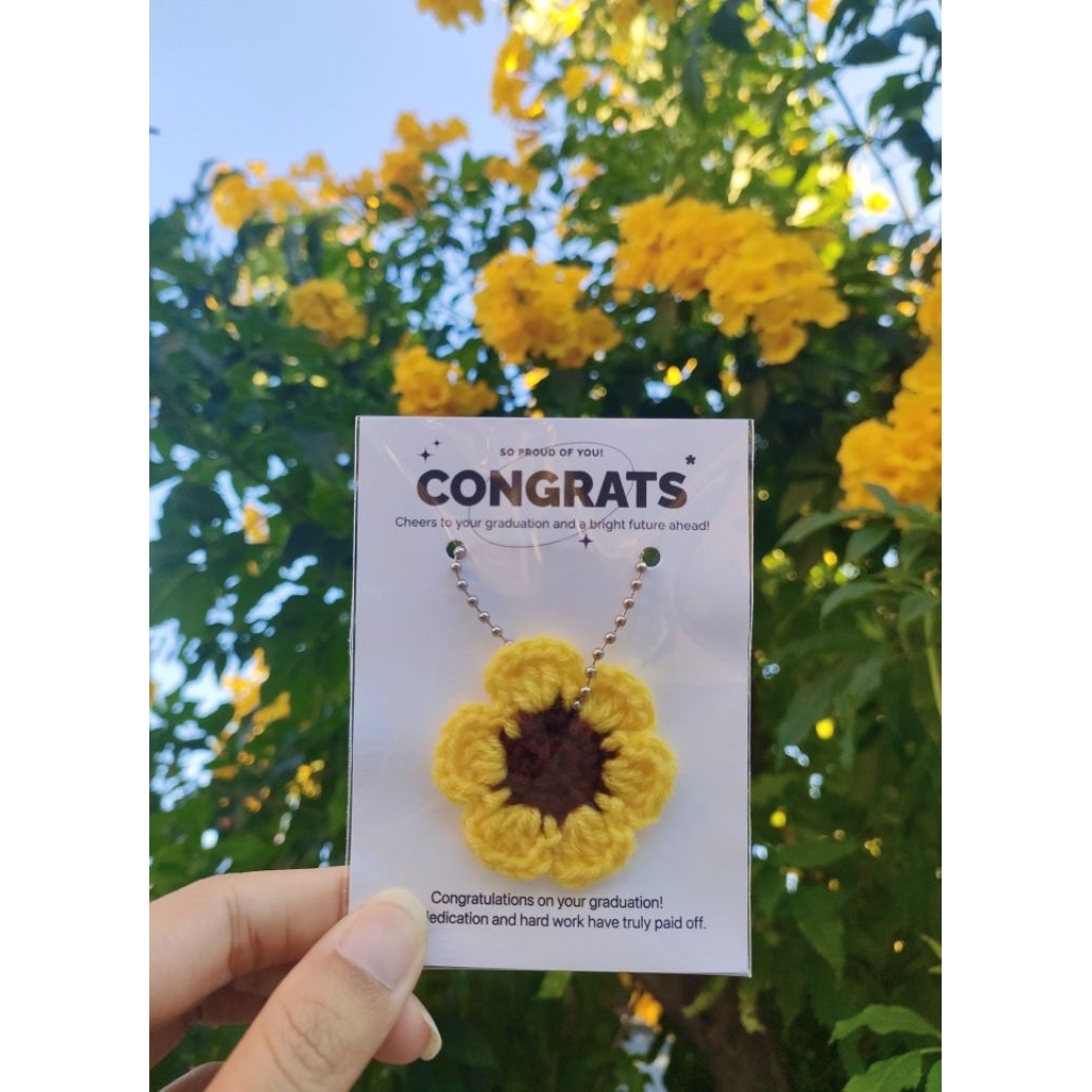 (พร้อมส่ง) พวงกุญแจดอกไม้ไหมพรม ของขวัญปัจฉิม ของปัจฉิมให้เพื่อน