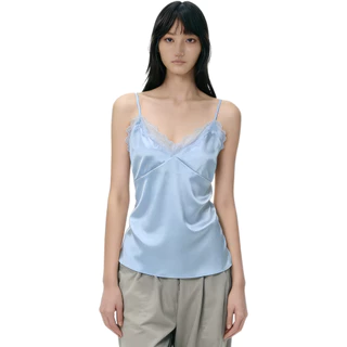 UMI8💝【ในสต็อก】💝เสื้อกล้ามคอวีเซ็กซี่สำหรับผู้หญิงฤดูใบไม้ร่วง/ฤดูหนาว แต่งขอบลูกไม้และเนื้อผ้าซาติน