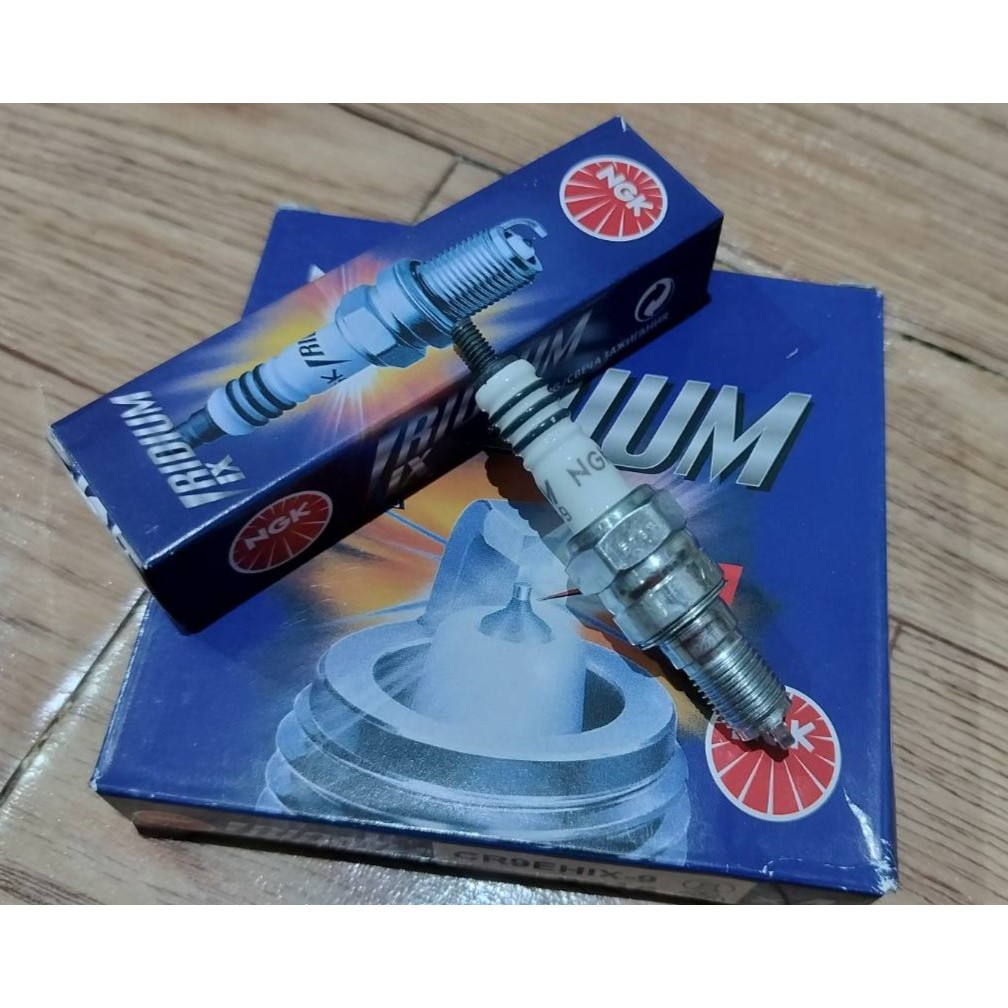หัวเทียน NGK IRIDIUM  CR9EHIX-9 (6216) 1 หัว made in JAPAN มอเตอร์ไซค์ Honda CB400 SF royal 110 CBR6