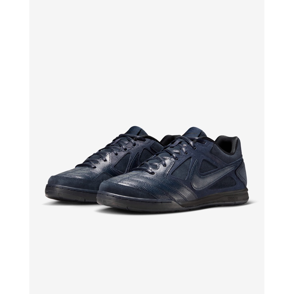 รองเท้าผ้าใบ Nike Gato