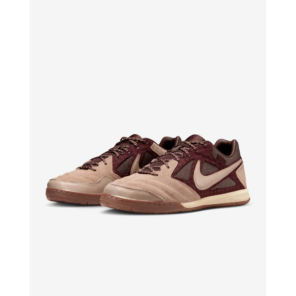 รองเท้าผ้าใบ Nike Gato