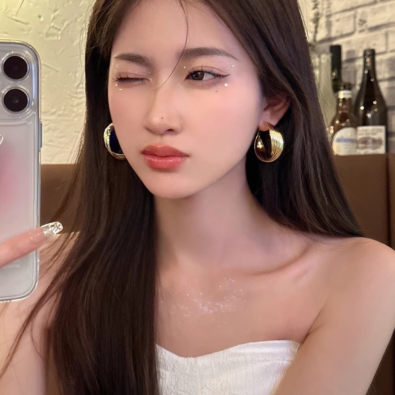 ต่างหูวงกลม สไตล์ Spice Girl 💄