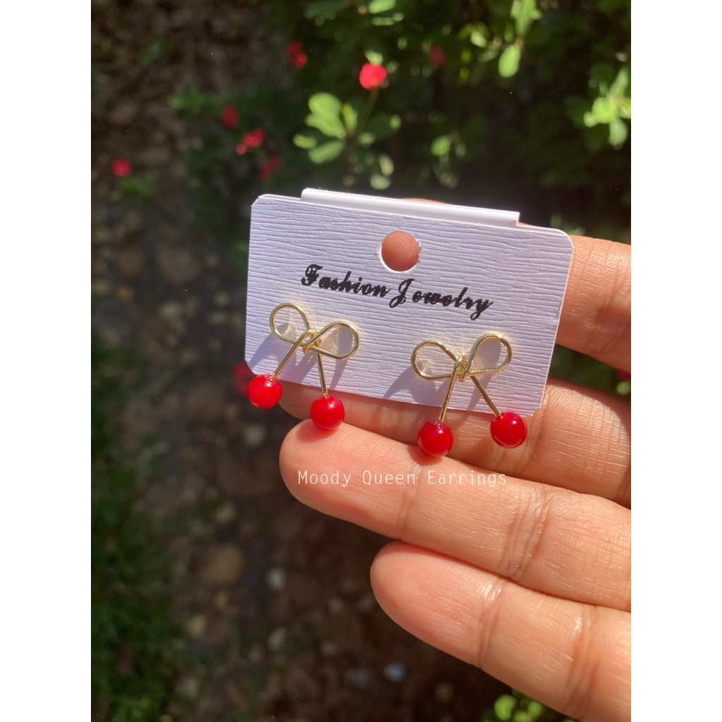 ต่างหูเชอรี่   แบบติดหู งานมินิมอล พร้อมส่ง