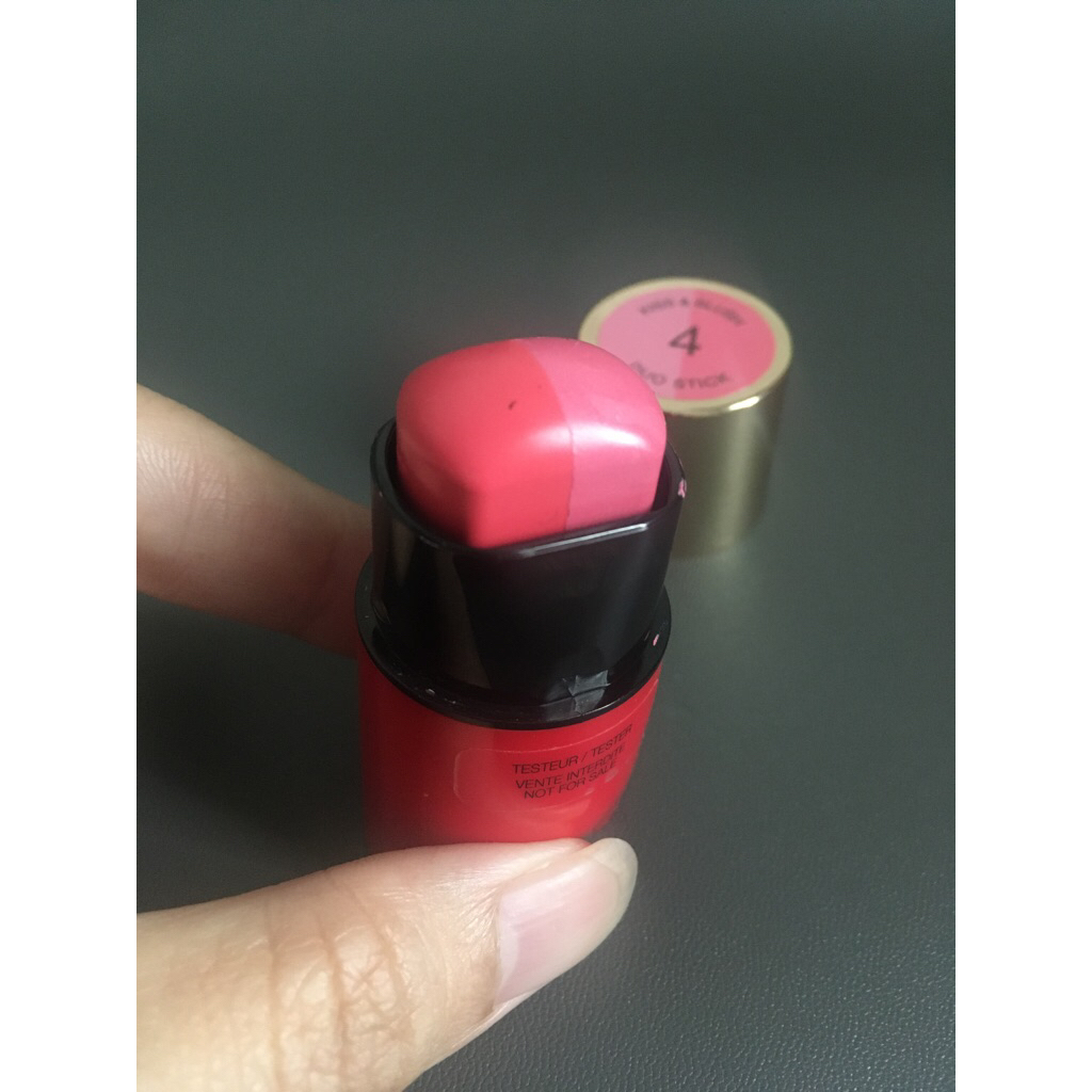 (มีรอยนิดเดียว สภาพ 98%) ลิป & แก้ม เนื้อครีมสีสวย Ysl baby doll kiss & blush duo สี 4 โทนชมพู (มือ 