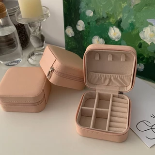 หนังเทียม กล่องใส่เครื่องประดับ ทรงสี่เหลี่ยม หรูหรา พรีเมี่ยม คุณภาพสูง Jewelry Box PU Leather Square Shape