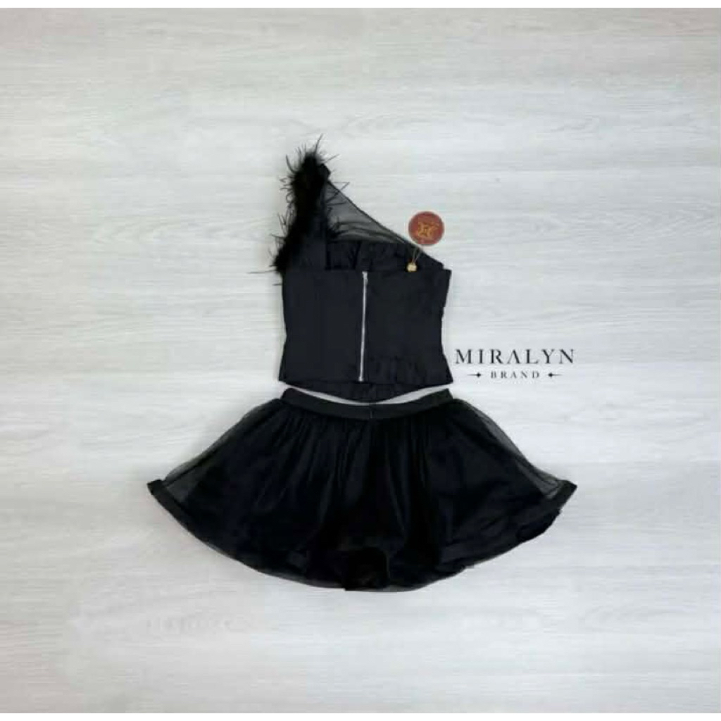เซ็ตเสื้อ+กระโปรง Miralyn ไซส์s
