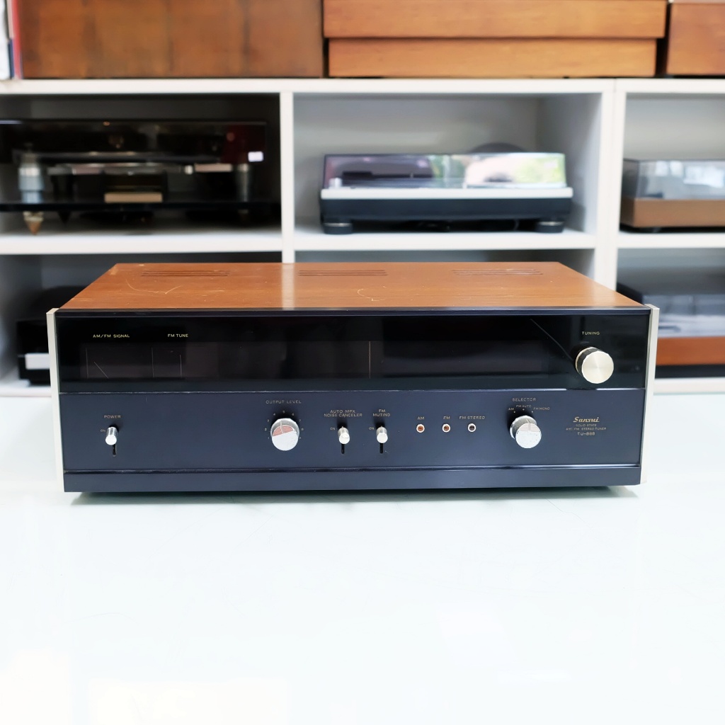 Tuner Sansui TU-888 Solid State AM/FM Stereo Tuner