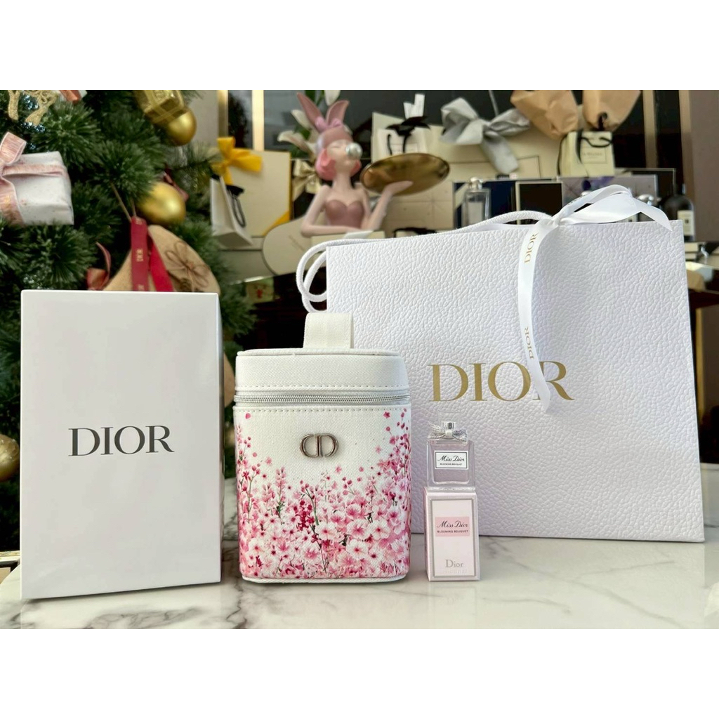 🌷💘Dior vip set  1.Dior vanity กระเป๋า ขนาด ก10xย10xส14 cm  2.DIOR น้ำหอมผู้หญิง Miss Dior Blooming B