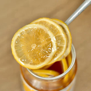 [แพค 2 ขวดใหญ่] เลมอนดองน้ำผึ้งแท้ 100% Lemon Sunday's เข้มข้น ไม่ผสมน้ำตาล 550 ml