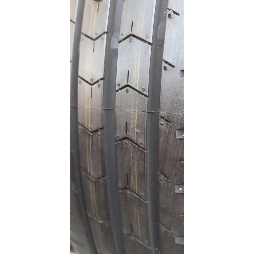 ยางถอดป้ายแดง yokohama 195 60 16  ปี25 ราคา1เส้น  ติดรถโรงงานทนถึก ใส่ Yaris Ativ