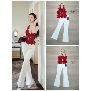 Swan Studio เซ็ต 2 ชิ้นเสื้อและกางเกงยีนส์ ดีไซน์เสื้อแขนกุด…