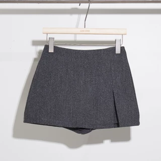CO1215 Classic Velvet Skort – กระโปรงกำมะหยีทรงคลาสสิก