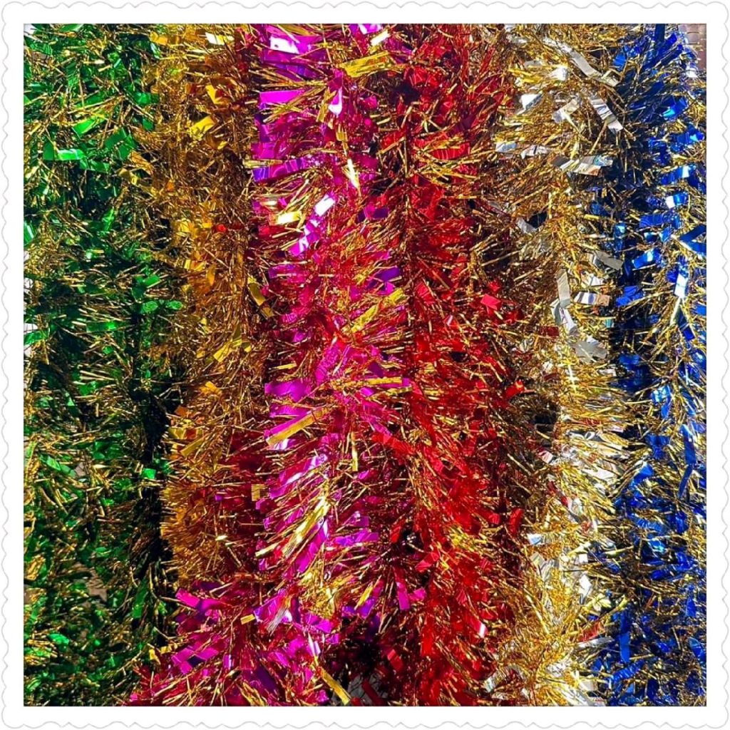 สายรุ้งสีสวยคละสียาว 3 เมตร 12 เส้น