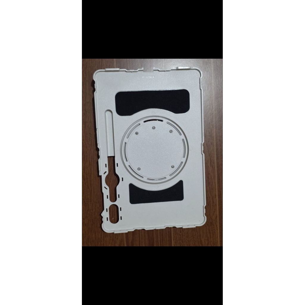 Case iPad Gen10 สีขาว เทาอ่อน ประกอบ ให้ 3 ชิ้น มือสอง สภาพดีมากค่ะ