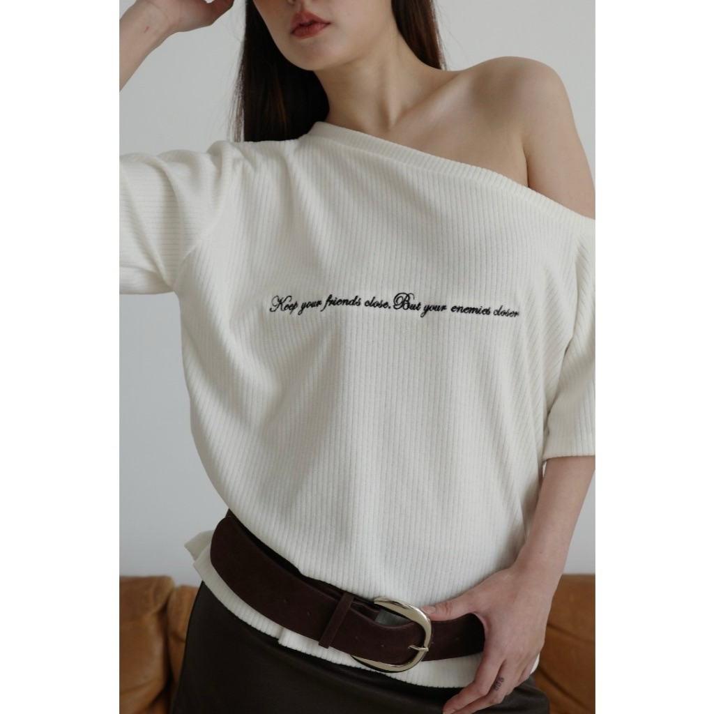 bxb.bkk - off shoulder top