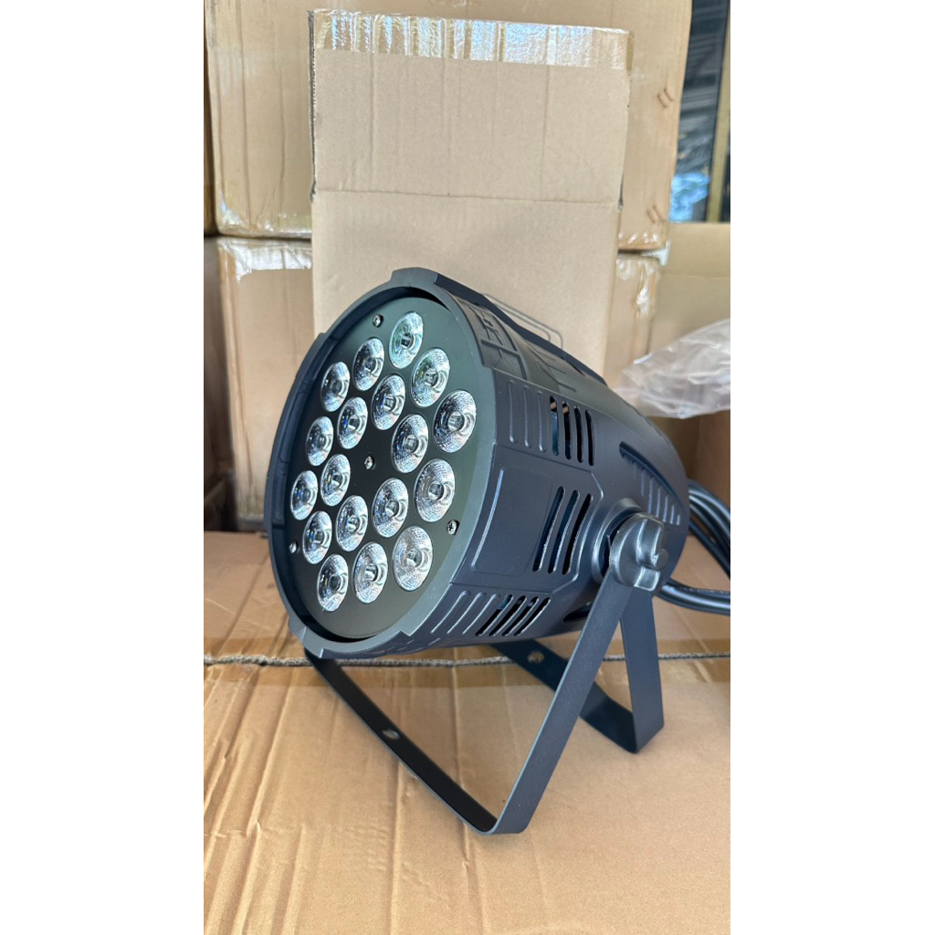 ไฟพาร์ LED 18 4IN1 รูปทรงใหม่ แข็งแรงกว่าเดิม ไฟเวทีคอนเสิร์ตหรือย้อมฉากงานแต่งและงานแสดงทั่วไป
