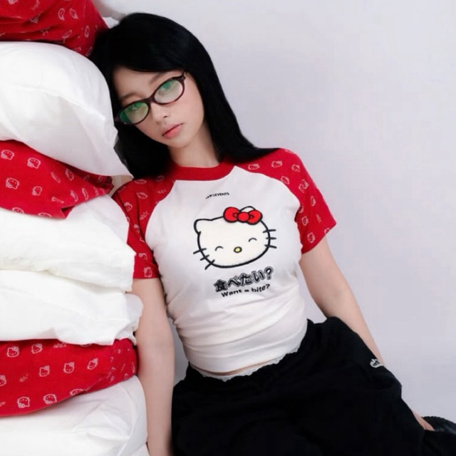 Pre-order (14-20days) แบรนด์เวียดนาม 🇻🇳 Levents® | Levents® X Hello Kitty - Joy Icon Lightweight Rag