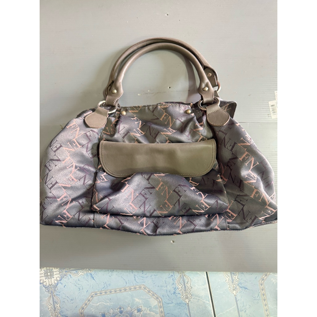 กระเป๋าสะพายไหล่แบรนด์FN(FlyNow) แถมกระเป๋าพับได้