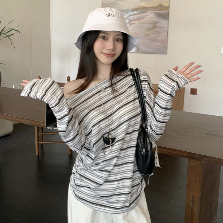 เสื้อยืดแขนยาว เสื้อลายทาง ใส่สบาย ทรงหลวม สไตล์เลซี่ ป่าดไหล่ #020419