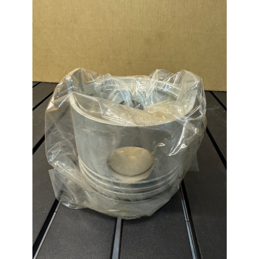 ลูกสูบ 6BF/ ISUZU ยี่ห้อ IZUMI ราคา 1,000 บาท