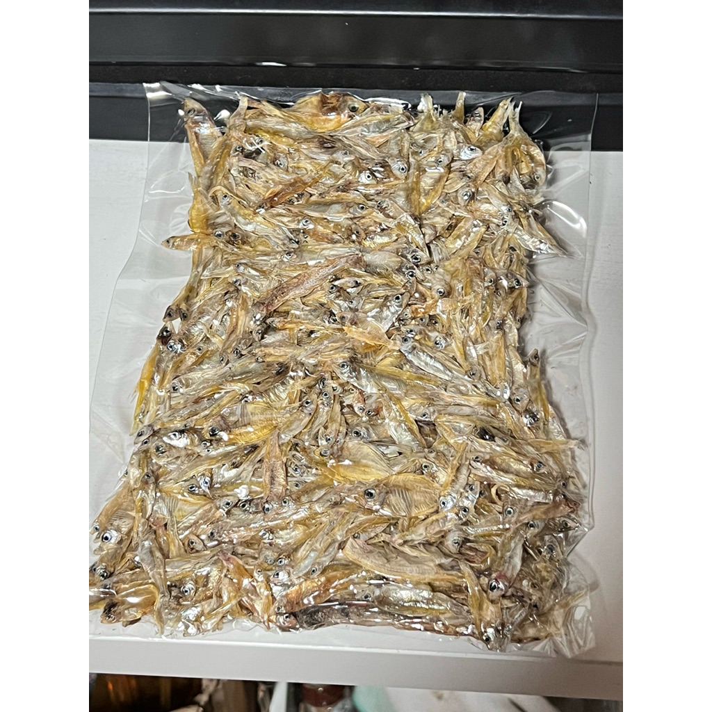 ปลาชิวแก้วตากแห้ง สูตรนครพนม สดใหม่ รสชาติกลมกล่อม (ขนาด100-200กรัม