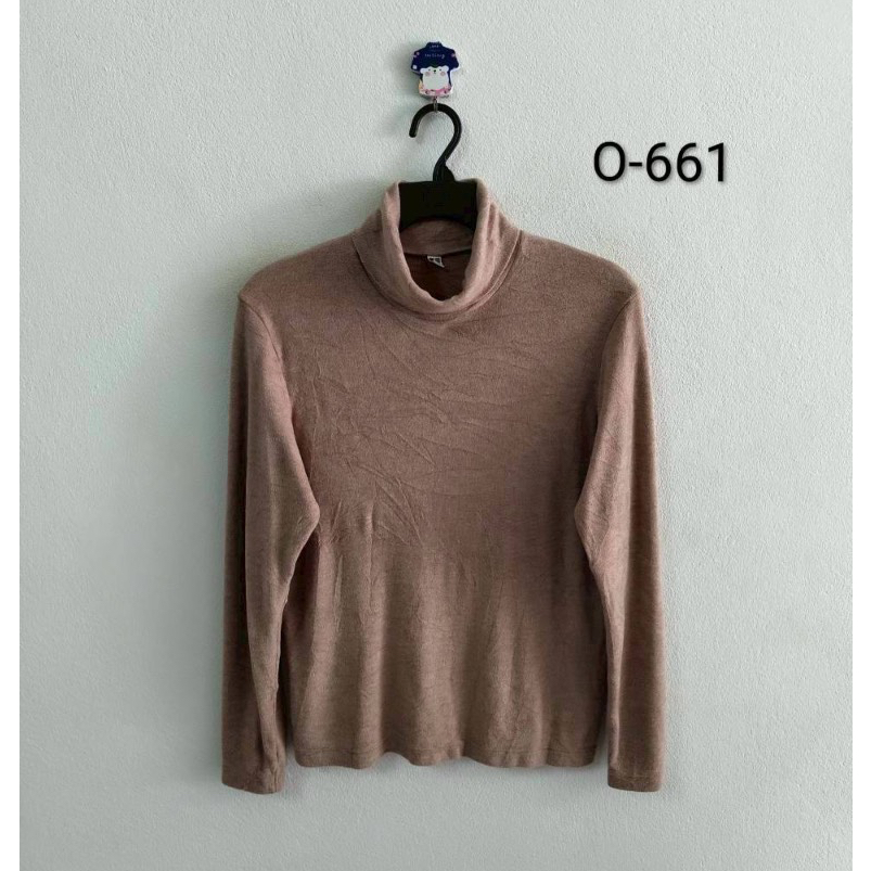 M(ญ) Heattech (O-661) แบรนด์ uniqlo ยูนิโคล่ ผ้าฟลีซ หนานุ่ม คอเต่า