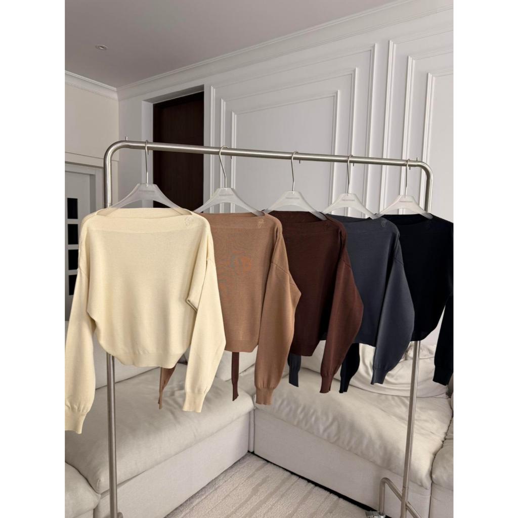 PT3804 เสื้อไหมพรมปาดไหล่ปักโลโก้ PT(PROMTHONG)