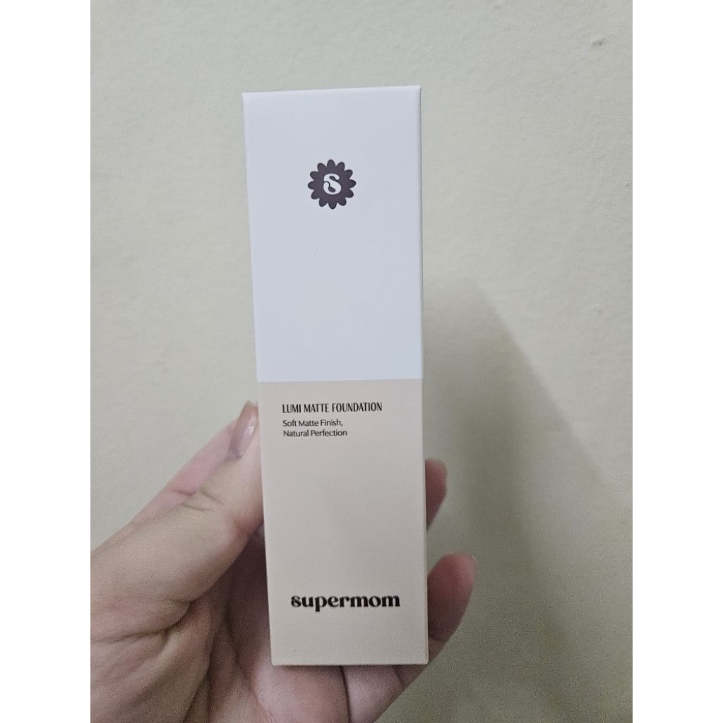 รองพื้น SUPERMOM l LUMI MATTE FOUNDATION (สี 22w) แถม remover wipes