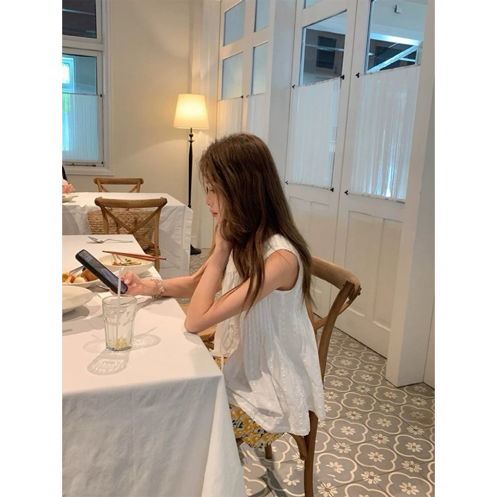 8484# เสื้อแขนกุดคอยู กระดุมหน้าผ้าลูกไม้ เนื้อผ้าดี งานสวย TAG:WG.WE 🇰🇷 - รูปที่ 5