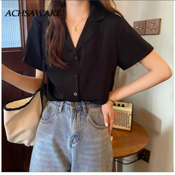 ACHSAWAKE เสื้อเชิ้ยสตรีแขนสั้น ดีไซน์มินิมอล ใส่สบาย โทนสีล้วน