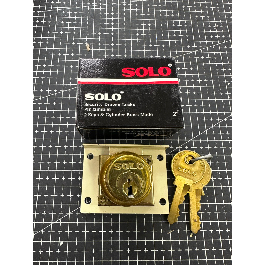 กุญแจลิ้นชัก (เก๊ะไม้) SOLO 2”สีทอง