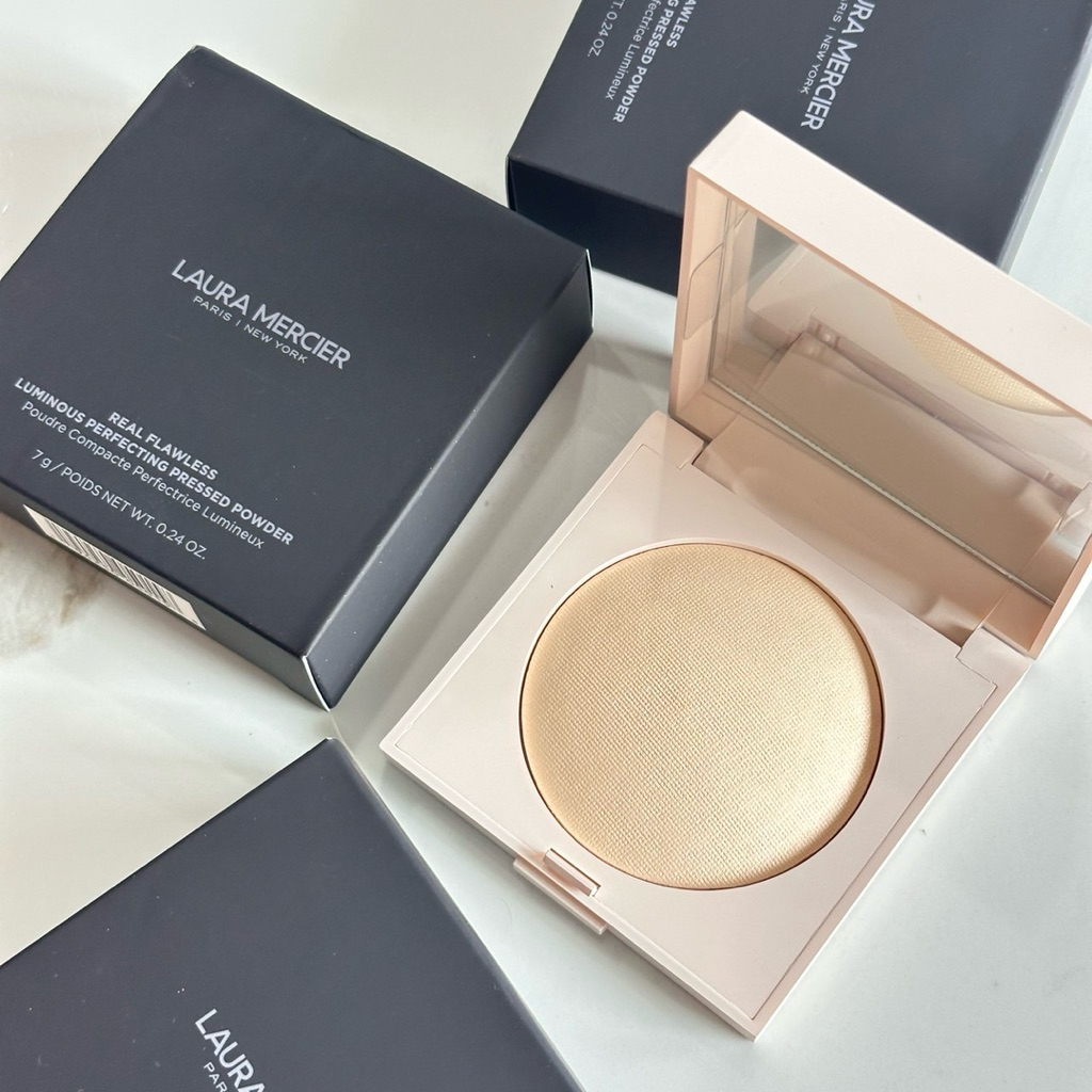 LAURA MERCIER Real Flawless Luminous Perfecting Pressed Powder สี Translucent