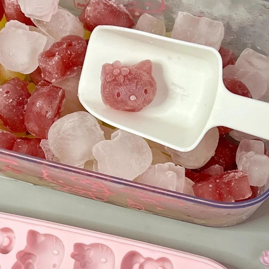 Hello Kitty ทำน้ำแข็ง ถาดซิลิโคน พิมน้ําแข็ง ถาดน้ํา วัสดุเกรดอาหาร โฮมเมดเค้กเยลลี่แโคนไอศกรีม