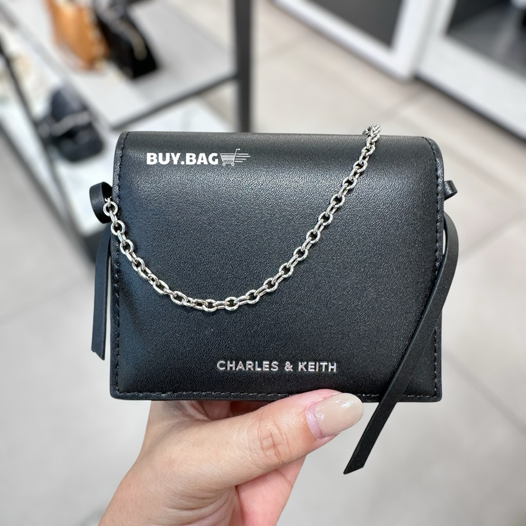 CHARLES & KEITH : กระเป๋าสตางค์ตกแต่งด้วยโบว์รุ่น Hazel