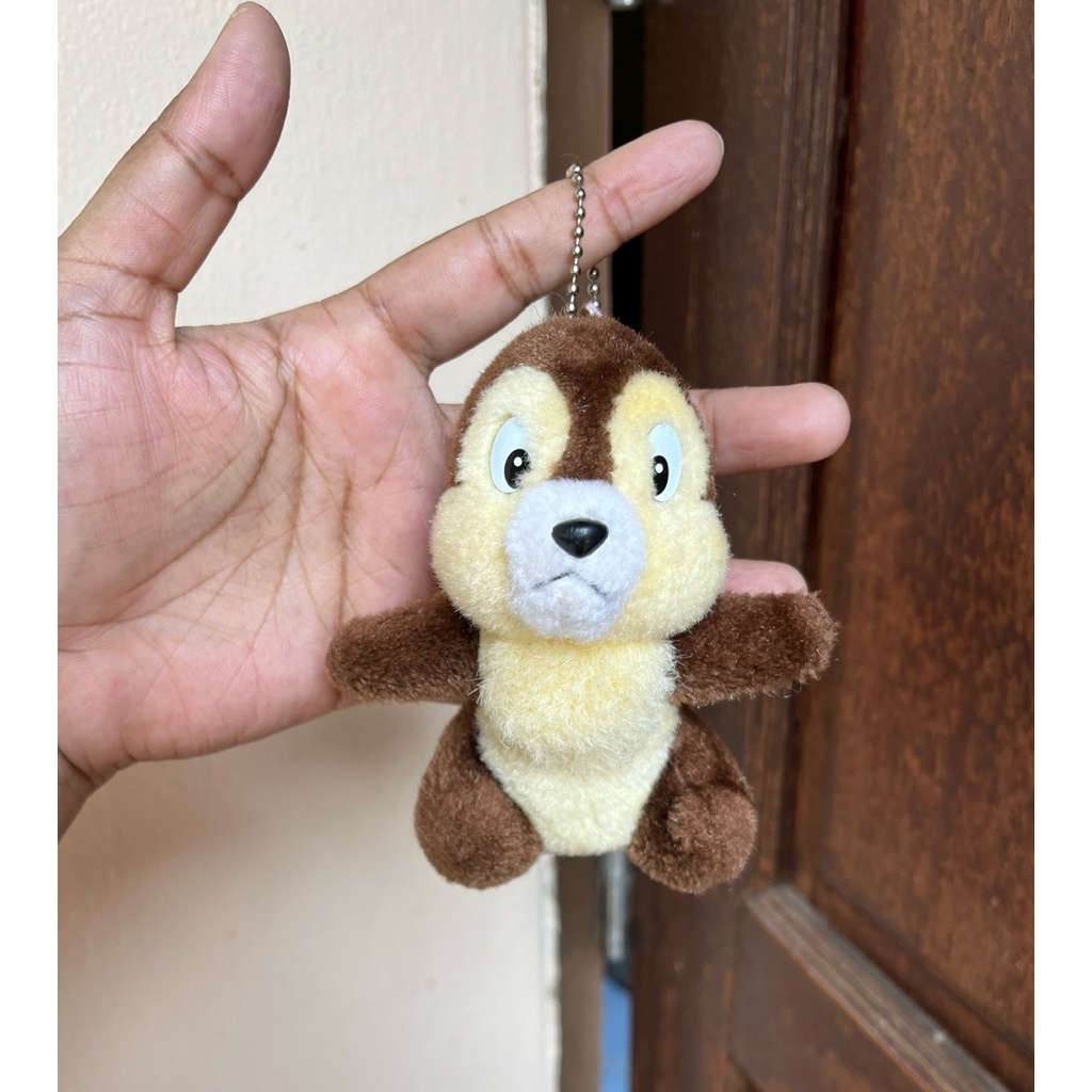ตุ๊กตาพวงกุญแจ/เข็มกลัด ชิพ (Chip) จากคู่หูกระรอก ชิพกับเดล (Chip 'n' Dale) ของดิสนีย์
