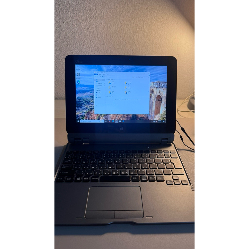โน๊ตบุ๊กแท็บเล็ต 2in1 พร้อมคีย์บอร์ด Fujitsu ArrowsTab Q665/M Intel Cor-5Y31 (Ram:4GB/SSD58GB