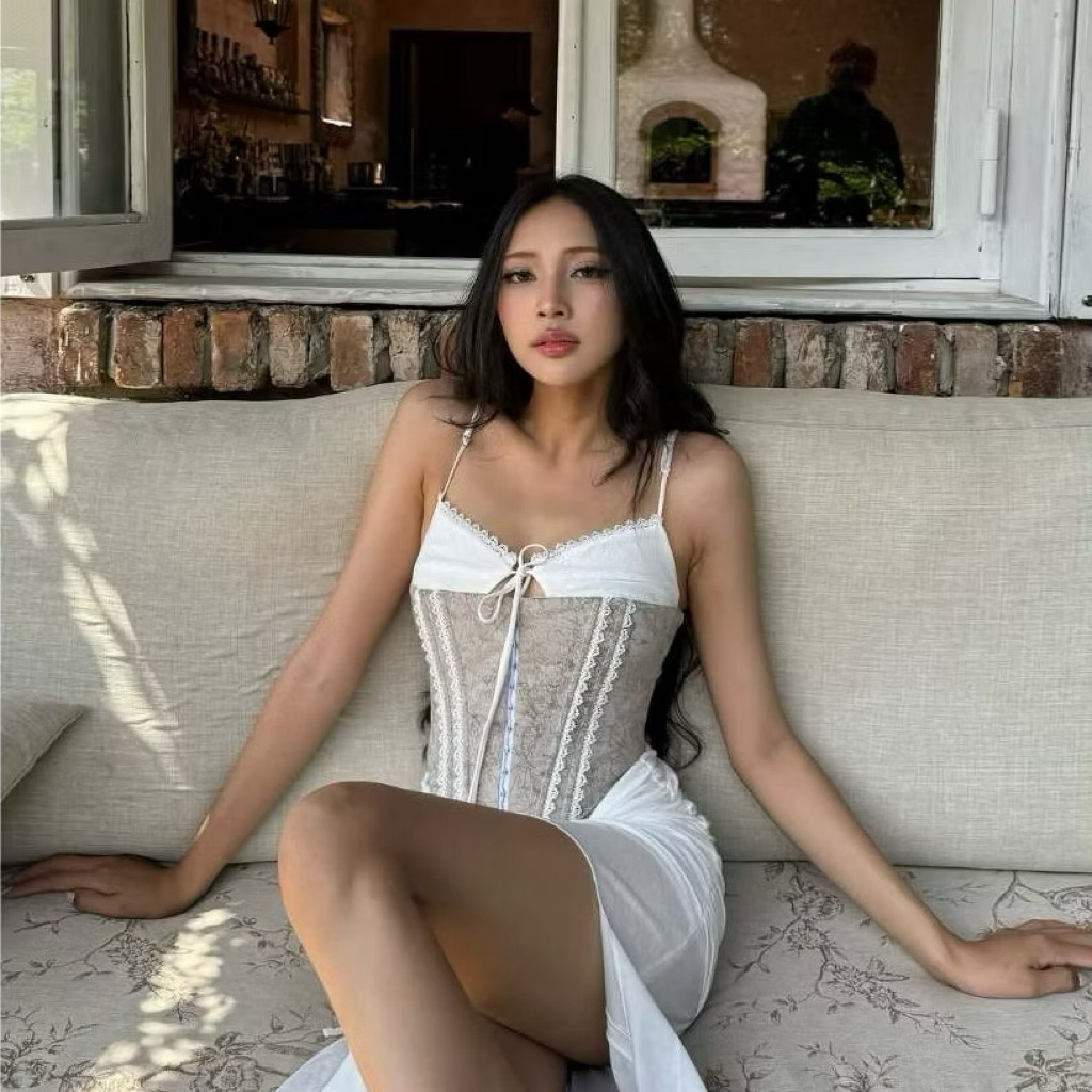 (สินค้าพรีออเดอร์🇻🇳) 14-20 Day แบรนด์เวียดนาม  AIAI OFFICIAL - JENNY CORSET TOP