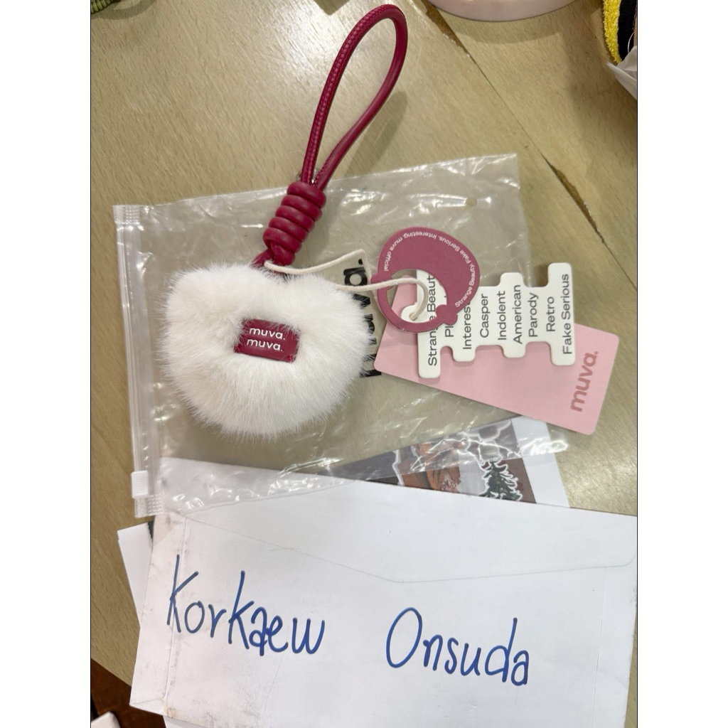 พวงกุญแจ MUVA - Furry Heart Charm สีแดง มือ1 ขนปุยนุ่มนิ่ม