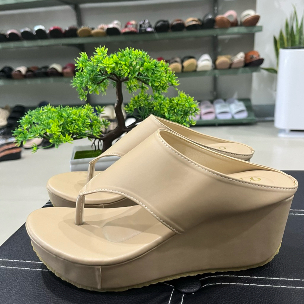 9TDshoes รุ่นk989 รองเท้าแตะหูคีบ ส้นเตารีด ใส่สบายนิ่มฝุดๆแล้วรุ่นนี้ งานสวยไม่ซ้ำใคร