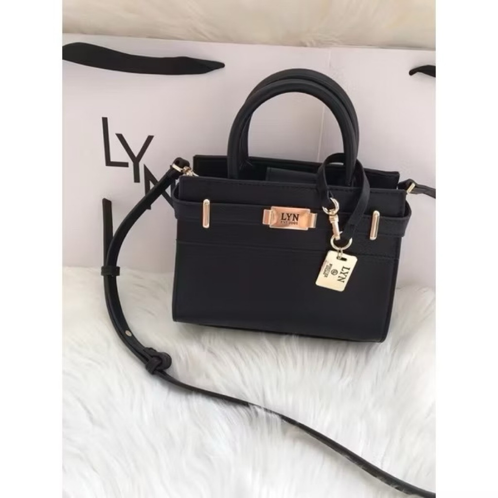พร้อมส่ง        กระเป๋าหน้าเคลลี่​ ทรงถือ+สะพายข้างสายหนัง​ พร้อมแท็กห้อย,89 ราคา ถูกที่สุด ดีลบีเคเค แกลเลอรีภาพที่ 2