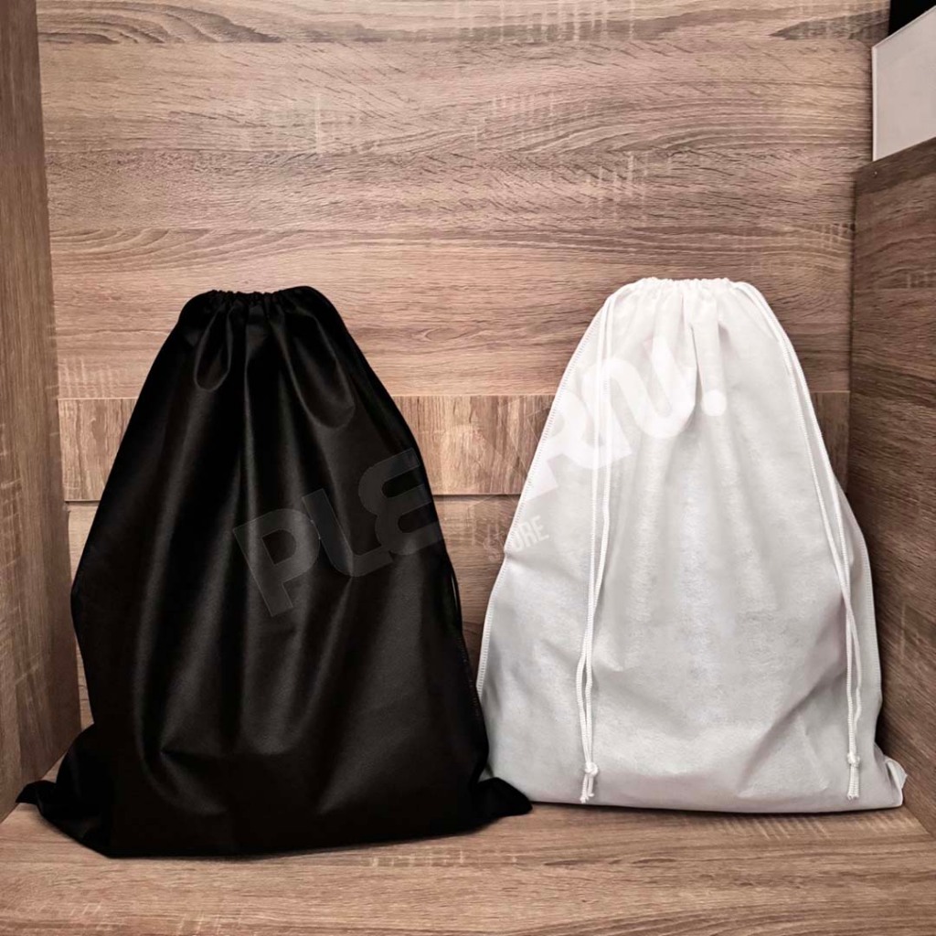 ถุงผ้าหูรูด Drawstring Bag ใบใหญ่ ผ้าสปันบอนด์ สีขาว สีดำ ใช้เก็บของ กระเป๋า รองเท้า กันฝุ่น พร้อมส่ง
