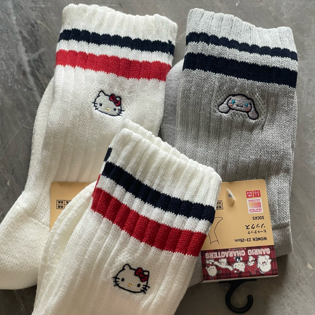 Sanrio Heatech Socks Uniqlo Kitty Cinnamonroll Socksถุงเท้าฮีตเทคกันหนาวคิตตี้ ชินนามอน ซานริโอ้ 🇯🇵ย