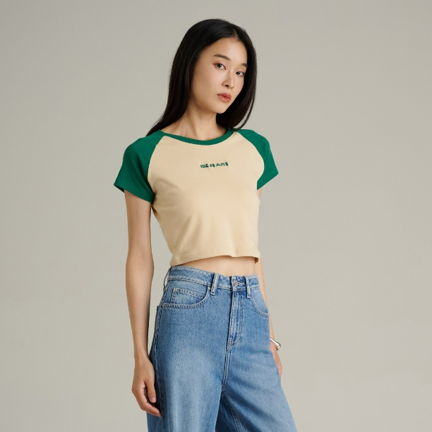 Mc JEANS (แม็คยีนส์) Online Exclusive เสื้อยืดผู้หญิง เสื้อยืดแขนสั้น ทรงสลิมครอป มี 3 สีให้เลือก MTSZD33