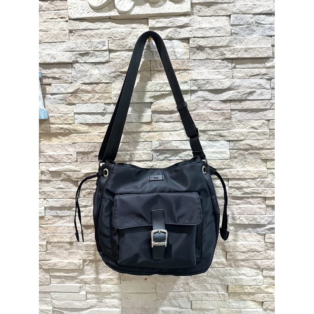 กระเป๋าผ้า Nylon FN BAG Flynow แท้ 100% กระเป๋าครอสบอดี้ มือ 1 ป้ายห้อย